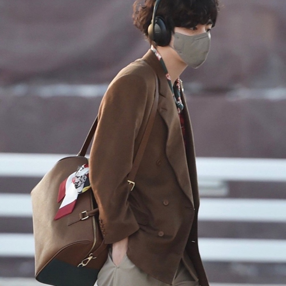 NWT BTS artist made collection tae v Boston mute bag brand new OFFICIAL - Picture 6 of 8